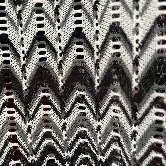 Dotti Black and White Zig Zag Print Swim Cover-Up Tunic Medium - Picture 5 of 6